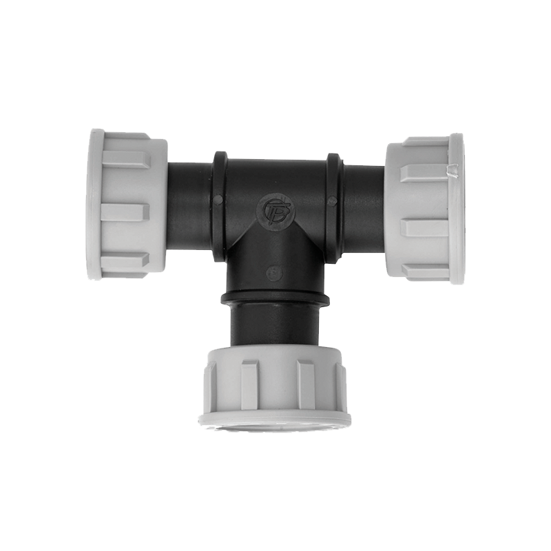 Swivel tee fitting for irrigation and water pipe systems